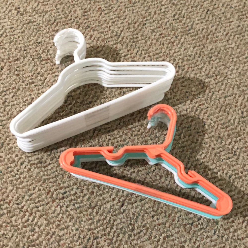30 Kids Hangers